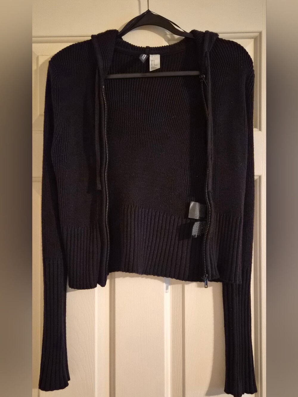 H&M Divided Black Cropped Zip Up